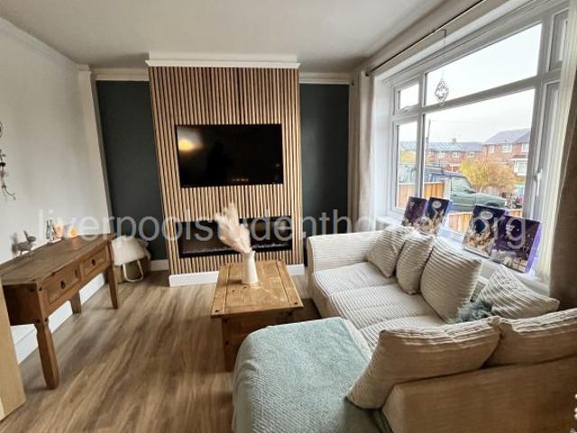 House for rent in Calderstones