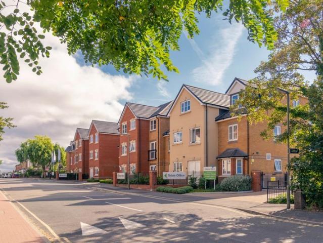 Apartment for rent in Blackhills, Surrey