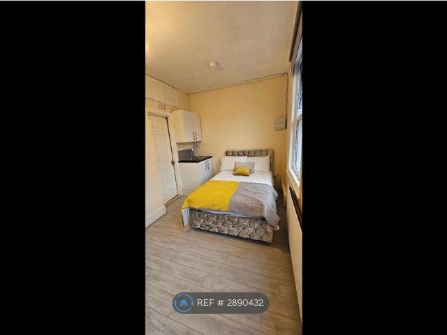 Studio for rent in Elmers End, Isle Of Man