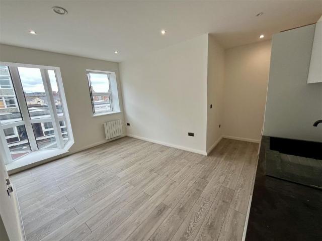 Apartment for rent in The Haulgh, Lee Bank