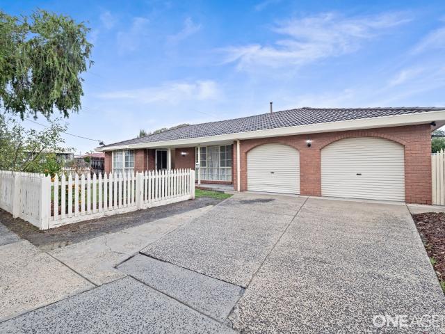 House for rent in Churchill, Victoria