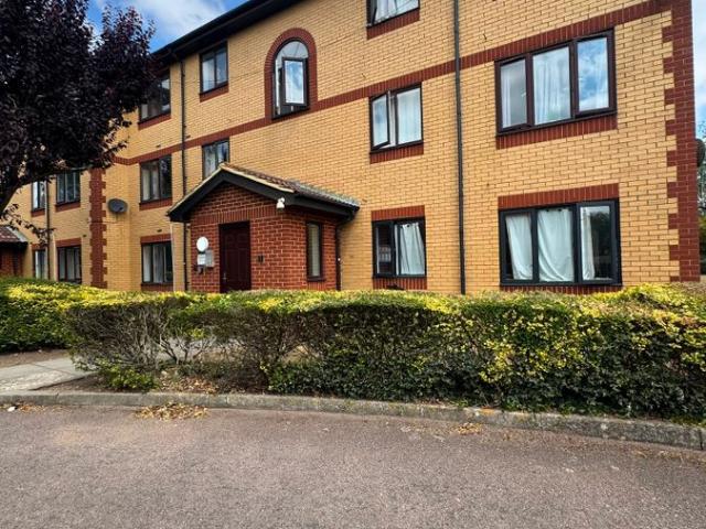 Apartment for rent in Fleet Estate, Monks Orchard