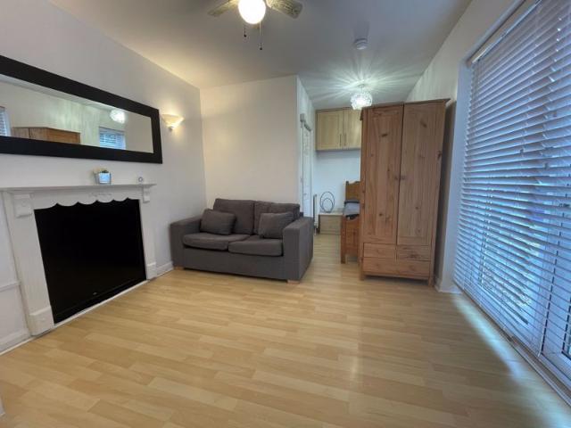 Studio for rent in Chepping Wycombe, Loudwater