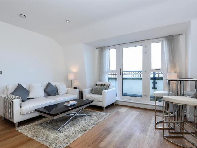 Apartment for rent in London Borough of Richmond upon Thames, Greater London