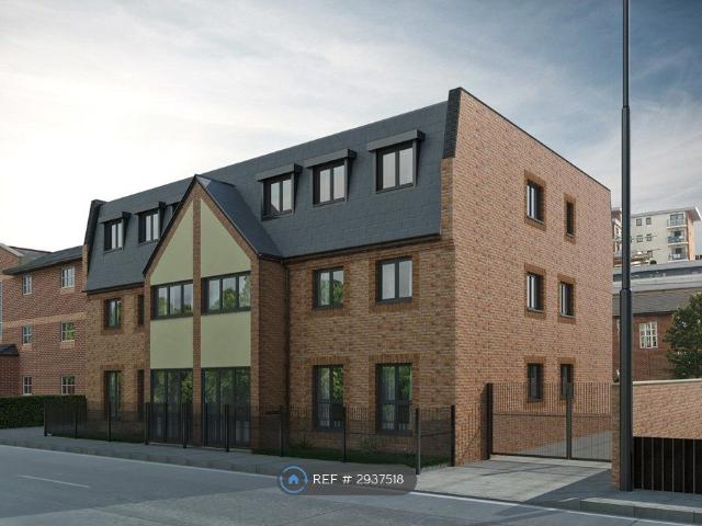 Studio for rent in Slough