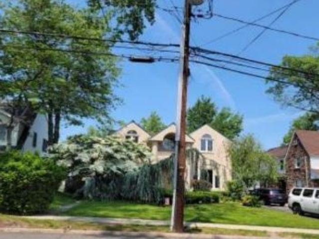 House for sale in Teaneck