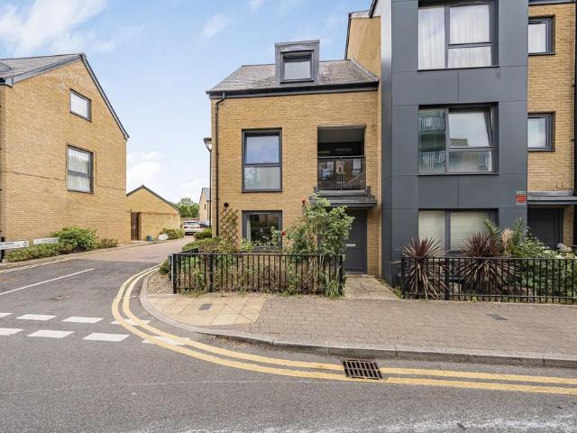 House for rent in Cowley, Greater London
