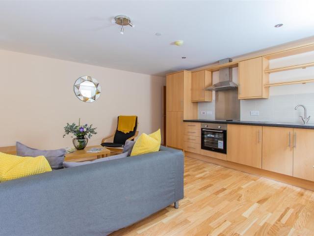 Apartment for rent in Crockherbtown, Falcon Lodge