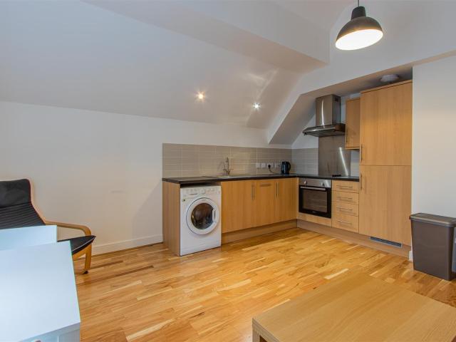 Apartment for rent in Crockherbtown, Falcon Lodge