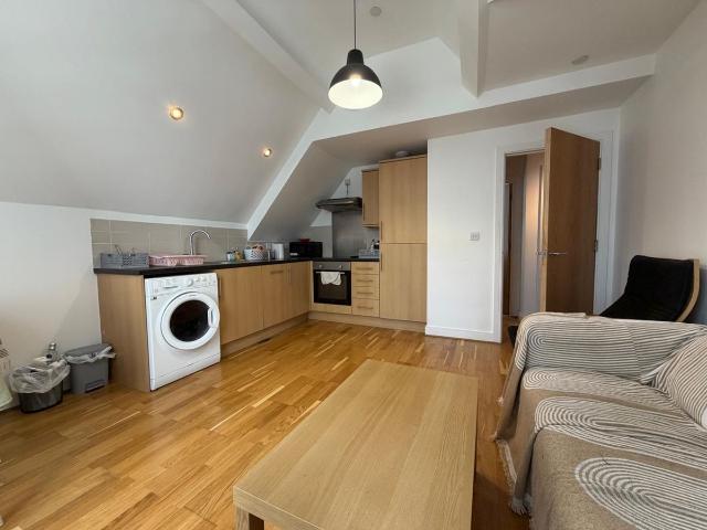 Apartment for rent in Crockherbtown, Falcon Lodge