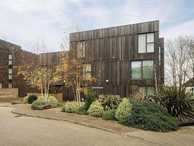 Apartment for rent in London Borough of Lewisham, Forest Hill