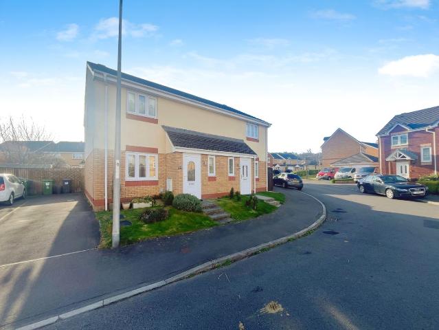 Apartment for rent in Sebastopol, Pontypool