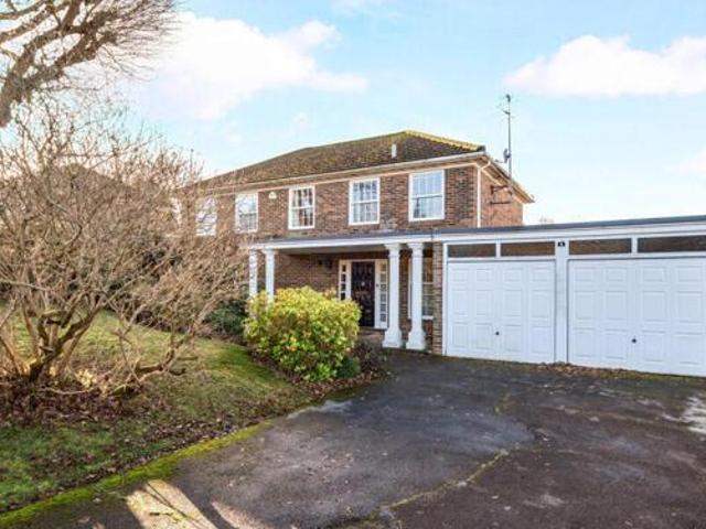 House for sale in Farnham, Waverley