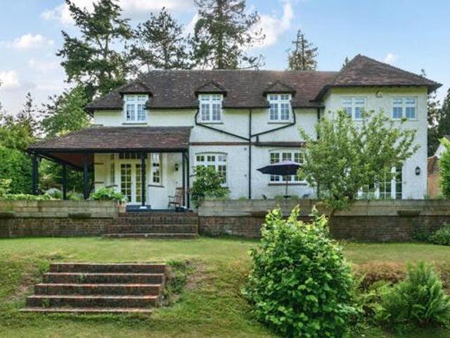 House for sale in Fole, Surrey