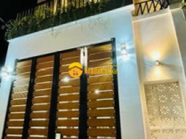 Nhà mặt phố bán