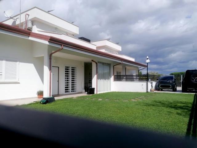 Villa Indipendente in vendita a Vigneti II, Roma Capitale