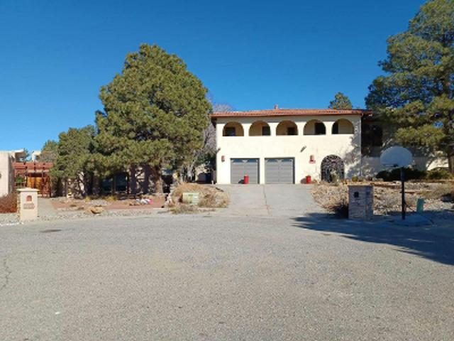 House for sale in Albuquerque, Bernalillo County