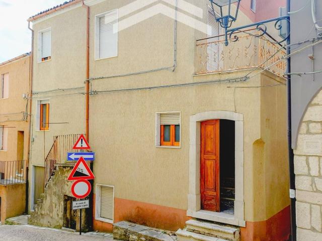 Palazzo in vendita a Lupara, Molise