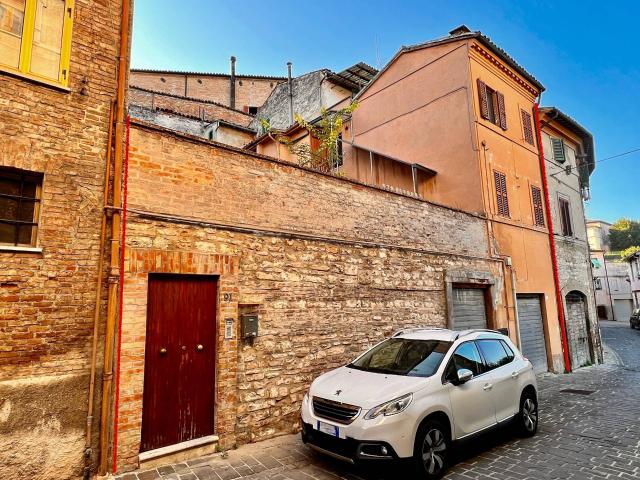 Villa Indipendente in vendita a Centro, Marche