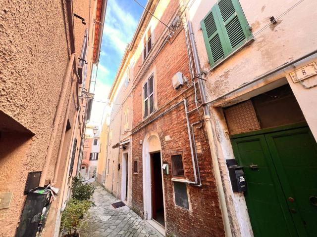 Villa Indipendente in vendita a Borgo, Marche