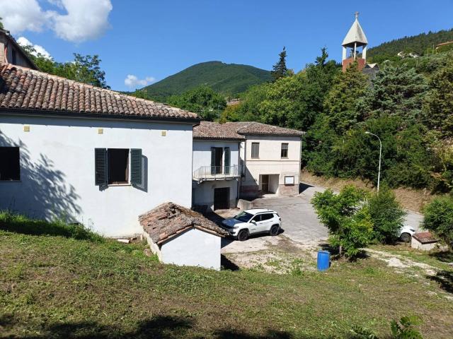 Villa Indipendente in vendita a Castiglioni, Marche