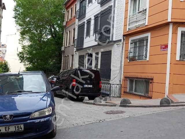 Beyoğlu, İstanbul içerisinde satılık Bina