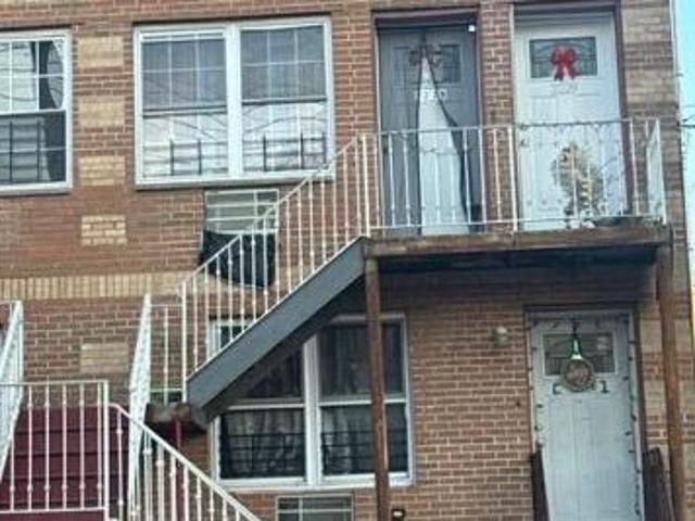 House for sale in Castle Hill, New York