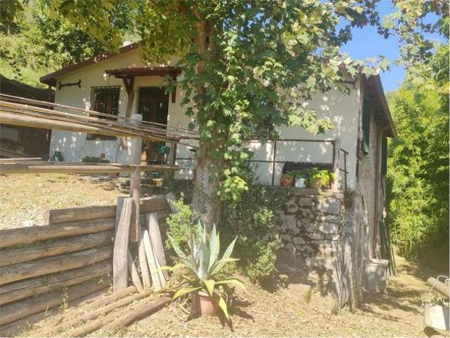 Villa Indipendente in vendita a Unione dei comuni Media Valle del Serchio, Barga