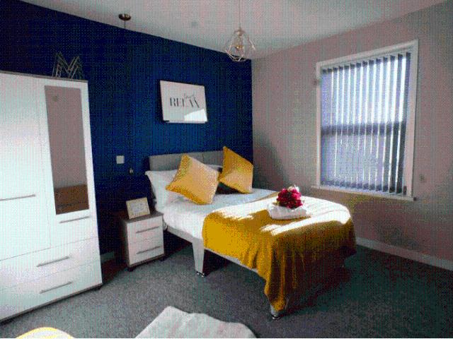 Room for rent in Dixons Green, West Midlands