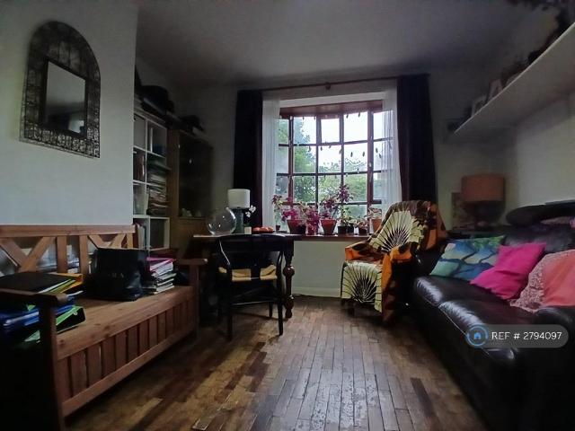 House for rent in London Borough of Lewisham, Greater London