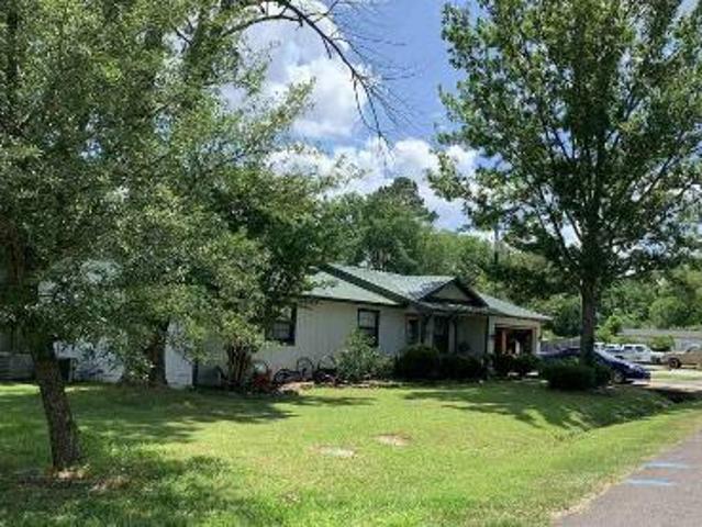 House for sale in Benton