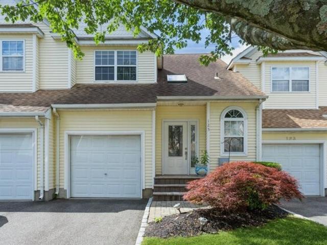 Condo for sale in Melville
