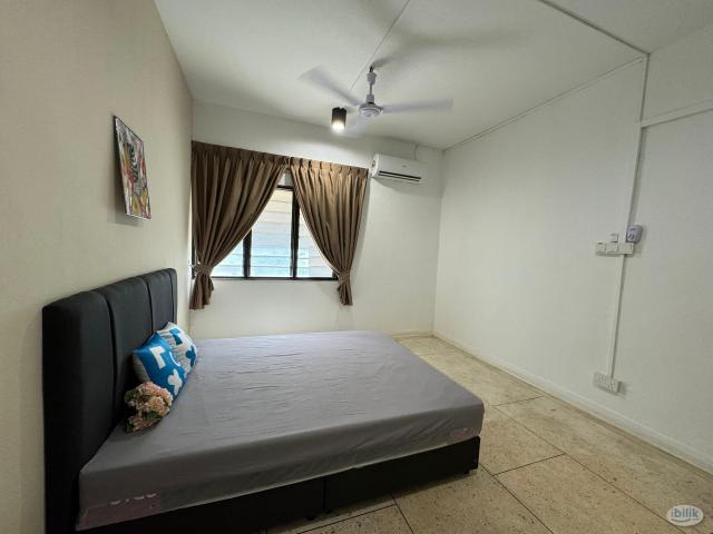 Room for rent in Renggam, Johor