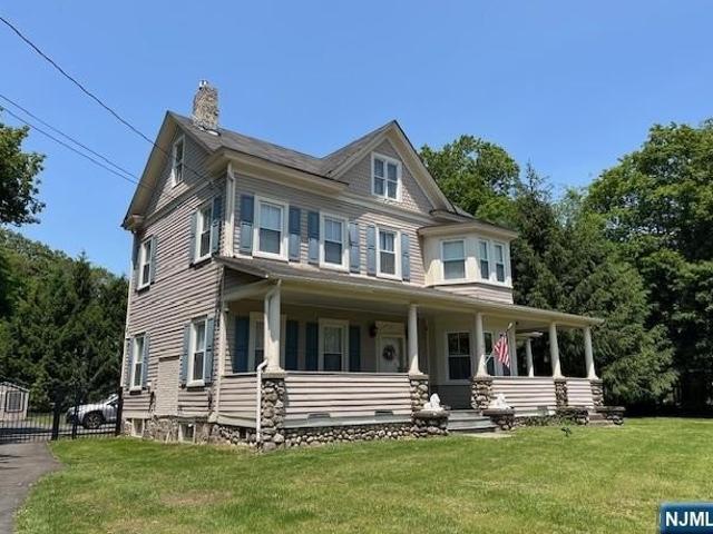 House for sale in Franklin Lakes, New Jersey