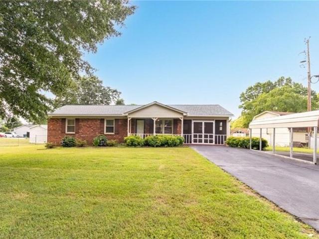 House for sale in Eden
