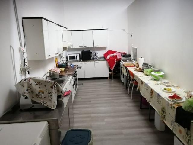 Locale Commerciale in vendita a Gubbio, Umbria