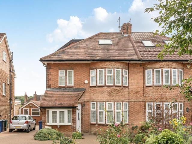 Apartment for rent in London Borough of Barnet, Greater London