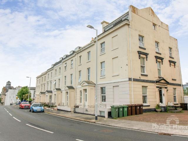 Apartment for rent in West Hoe, Mount Wise