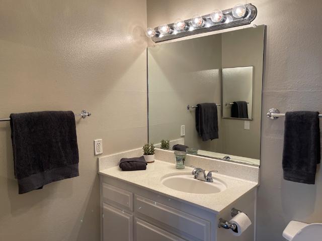 Apartment for rent in North Hollywood Neighborhood Council District, Canoga Park