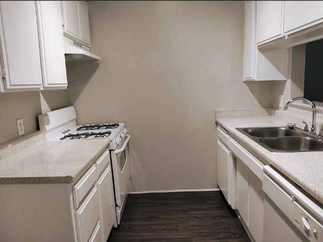 Apartment for rent in North Hollywood Neighborhood Council District, Canoga Park