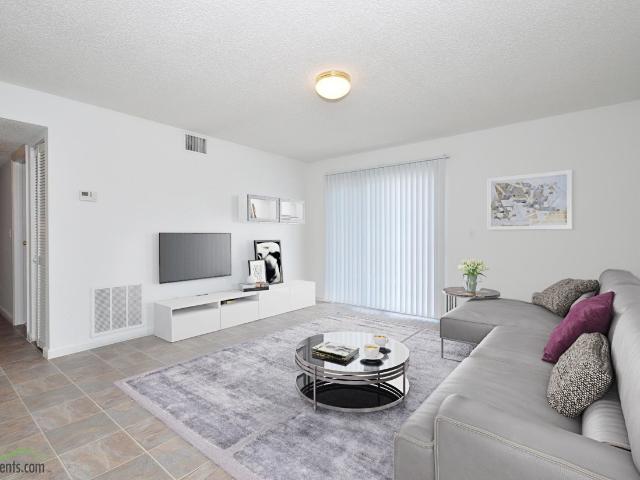 Apartment for rent in Samoset, Manatee County