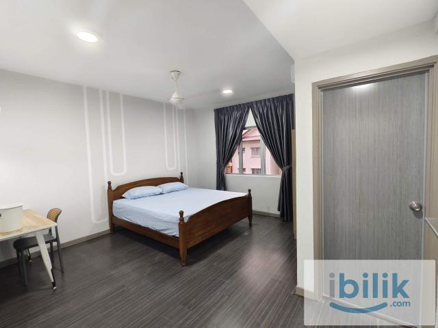 Room for rent in PJU 1A, Petaling Jaya