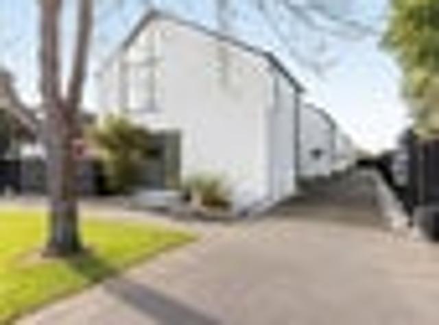 Townhouse for sale in Heathcote, Canterbury