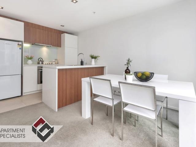 Apartment for rent in Te Tōangaroa, Auckland