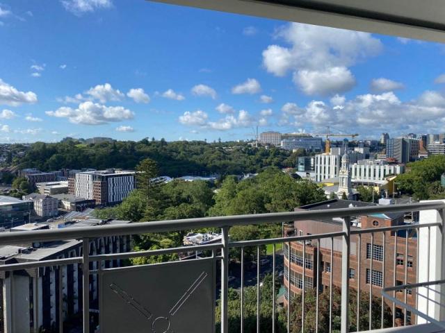 House for rent in Te Tōangaroa, Auckland