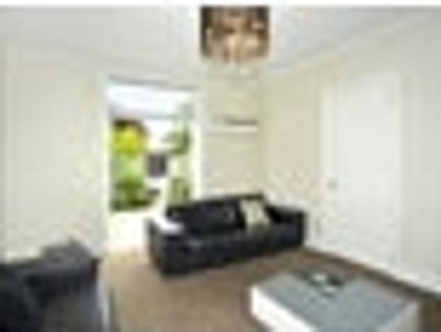 Townhouse for rent in Heathcote, Canterbury