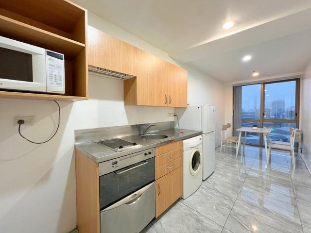 Apartment for rent in Newton, Auckland