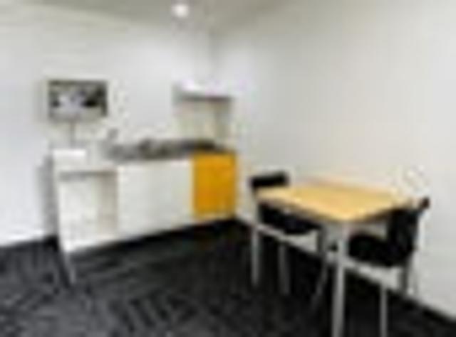 Apartment for rent in Te Tōangaroa, Auckland