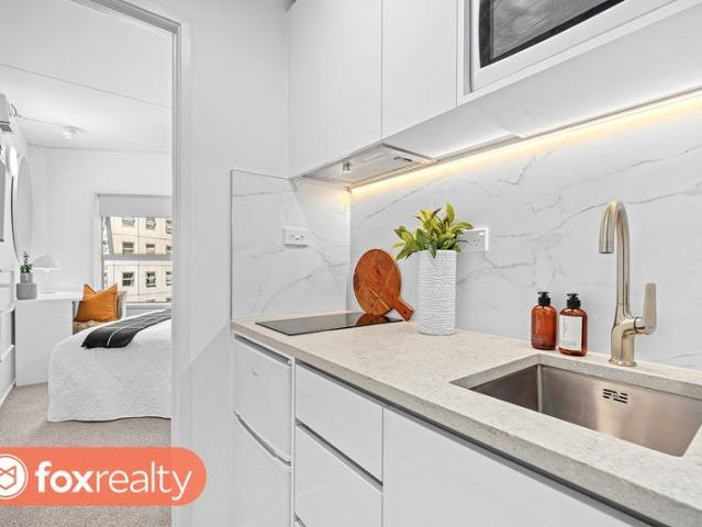 Apartment for rent in Newton, Auckland