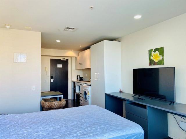 Apartment for rent in Te Tōangaroa, Auckland